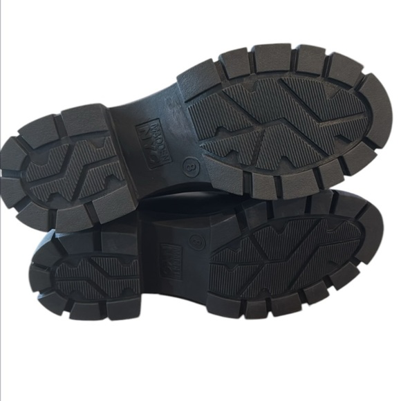 Black Chunky Lug Sole Black Chain Detail Loafers Size 8 New Without Box - Picture 7 of 11